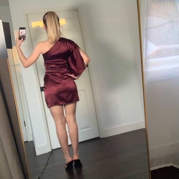Social Bridesmaids Burgundy One-Shoulder Dress - Size 4 - Picture 6 of 8